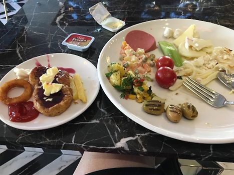 Breakfast changed up a little every day 